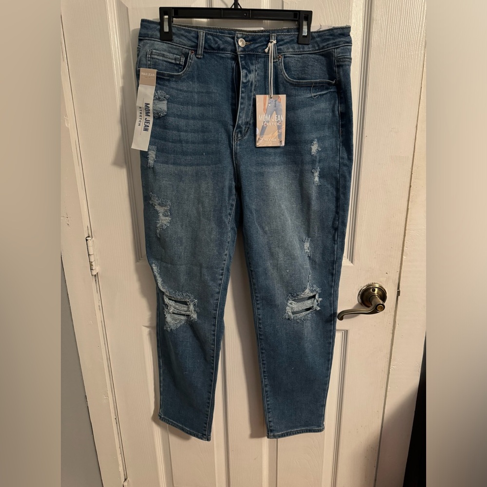 NWT Mom Jeans Size 13